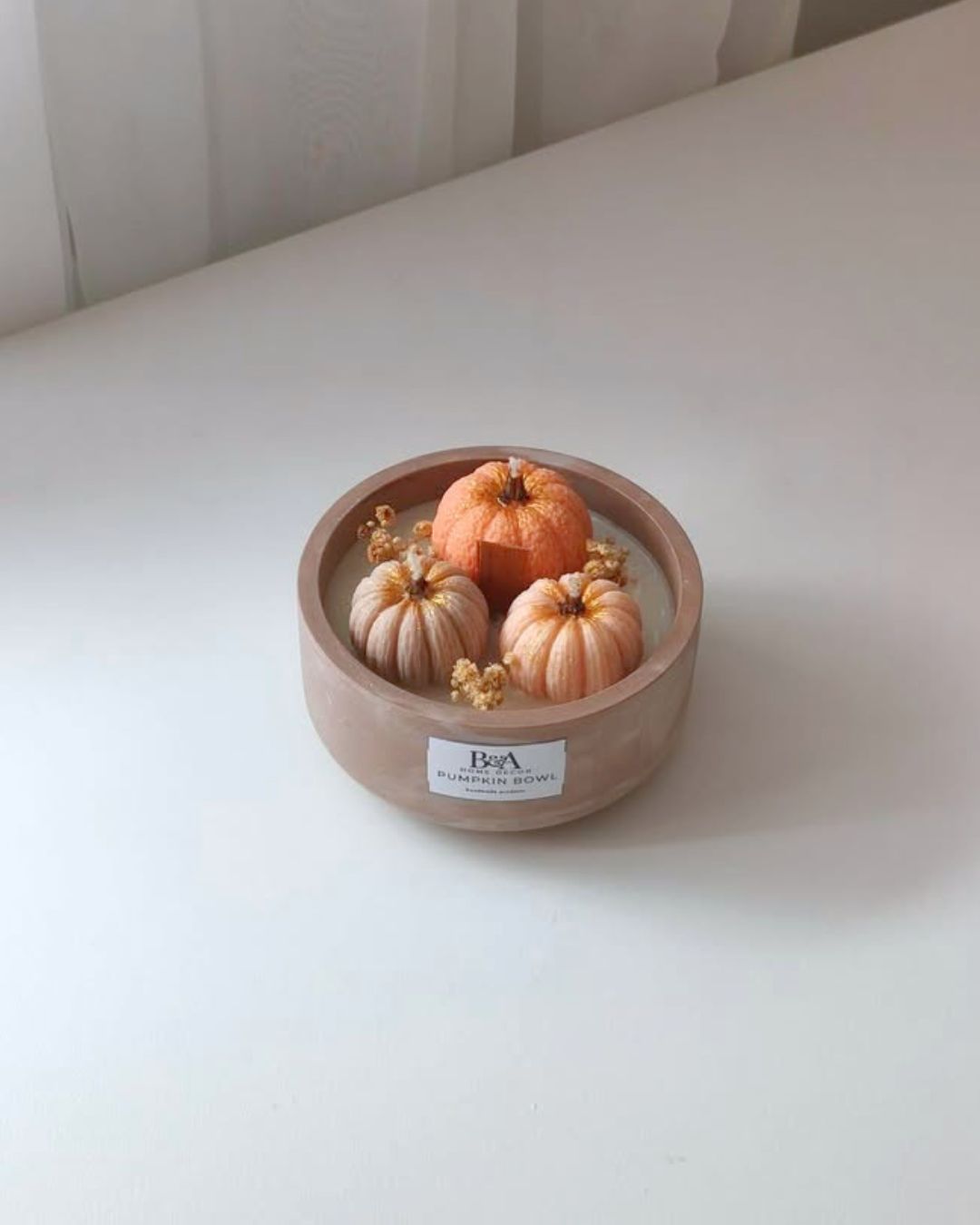 mini suton mirisna luksuzna sveca autorski dizajn ba home decor srbija napravljena od premium prirodnih materijala jesenja najprodavanija sveca 2026