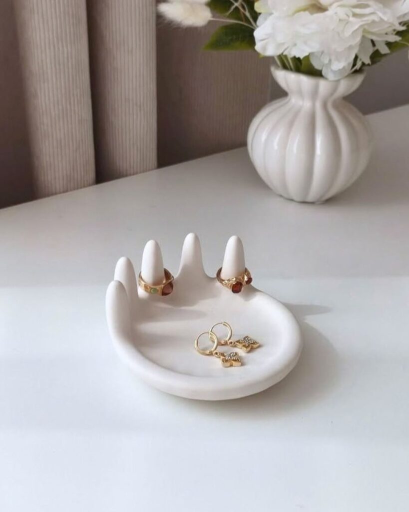 ruka cinija za nakit ba decor